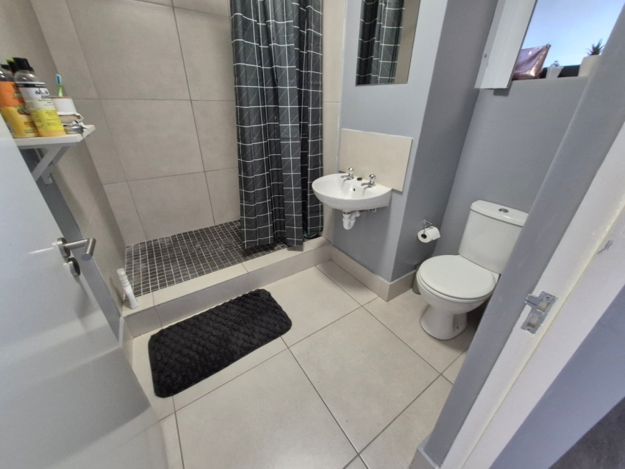 To Let 1 Bedroom Property for Rent in Pinelands Western Cape